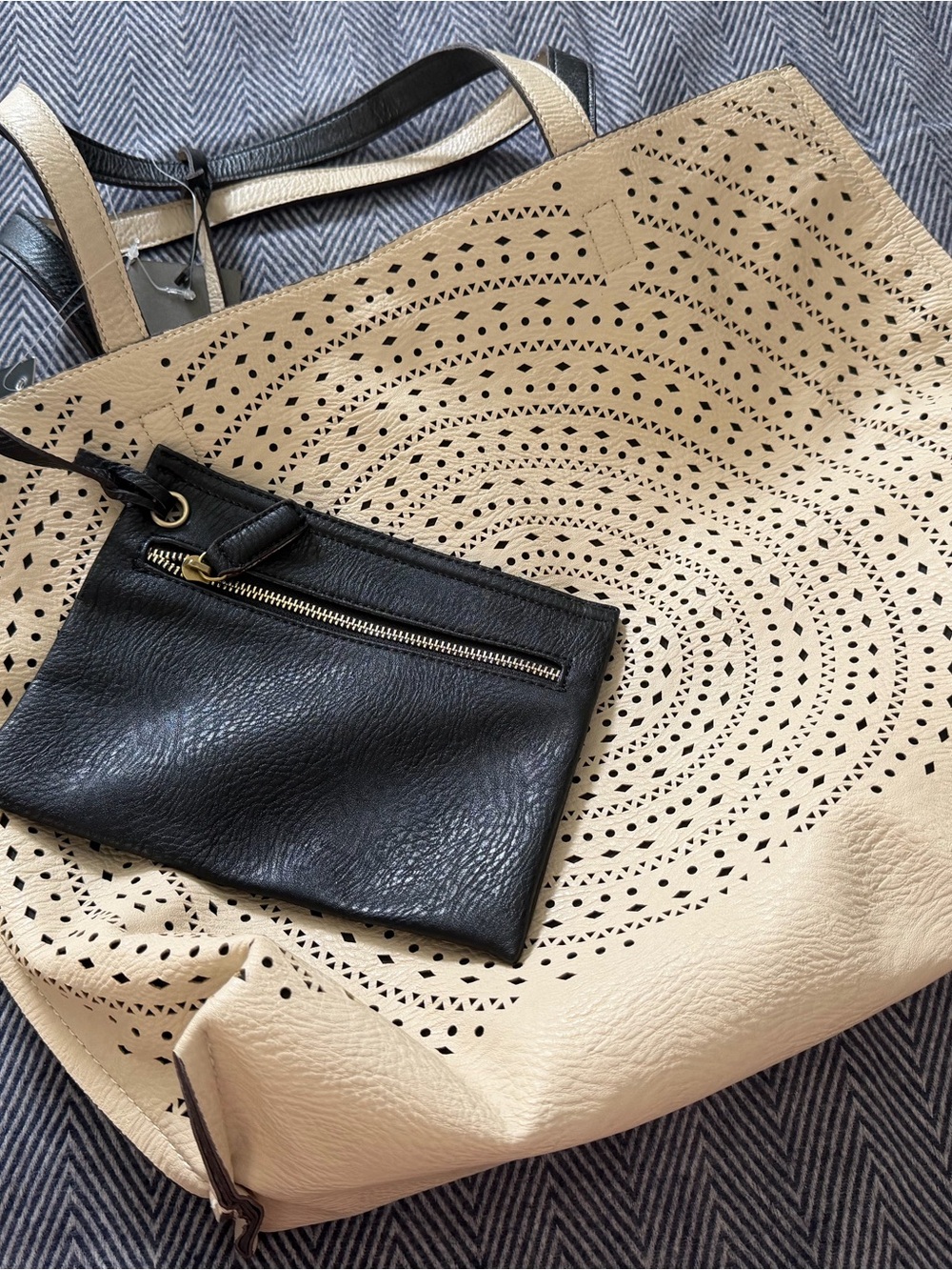 NWT Street Level Kaelyn Laser Cut Reversible Tote